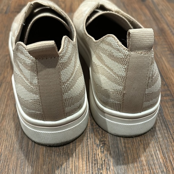 MIA sand camo tennis shoes - Picture 3 of 5